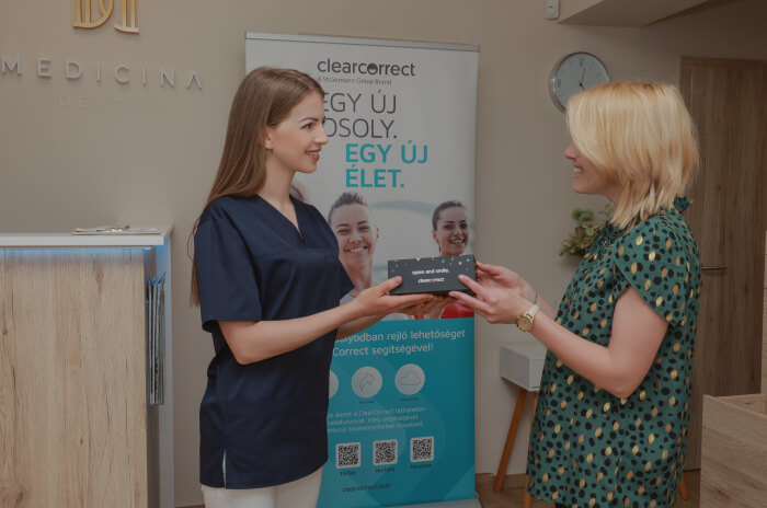 ClearCorrect láthatatlan fogszabályozó átadás